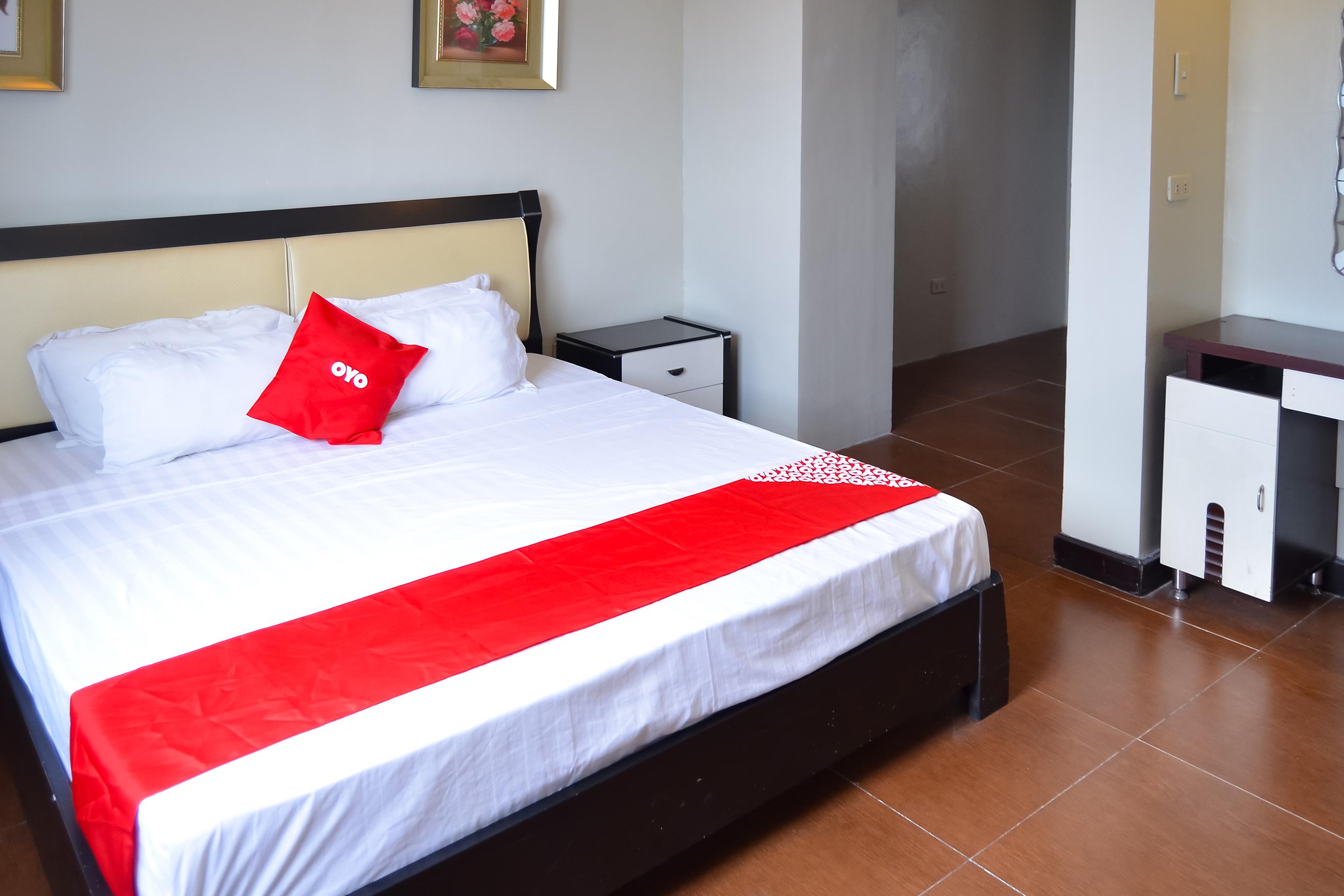 Hotel OYO 791 Bell Mansion Quezon City Esterno foto