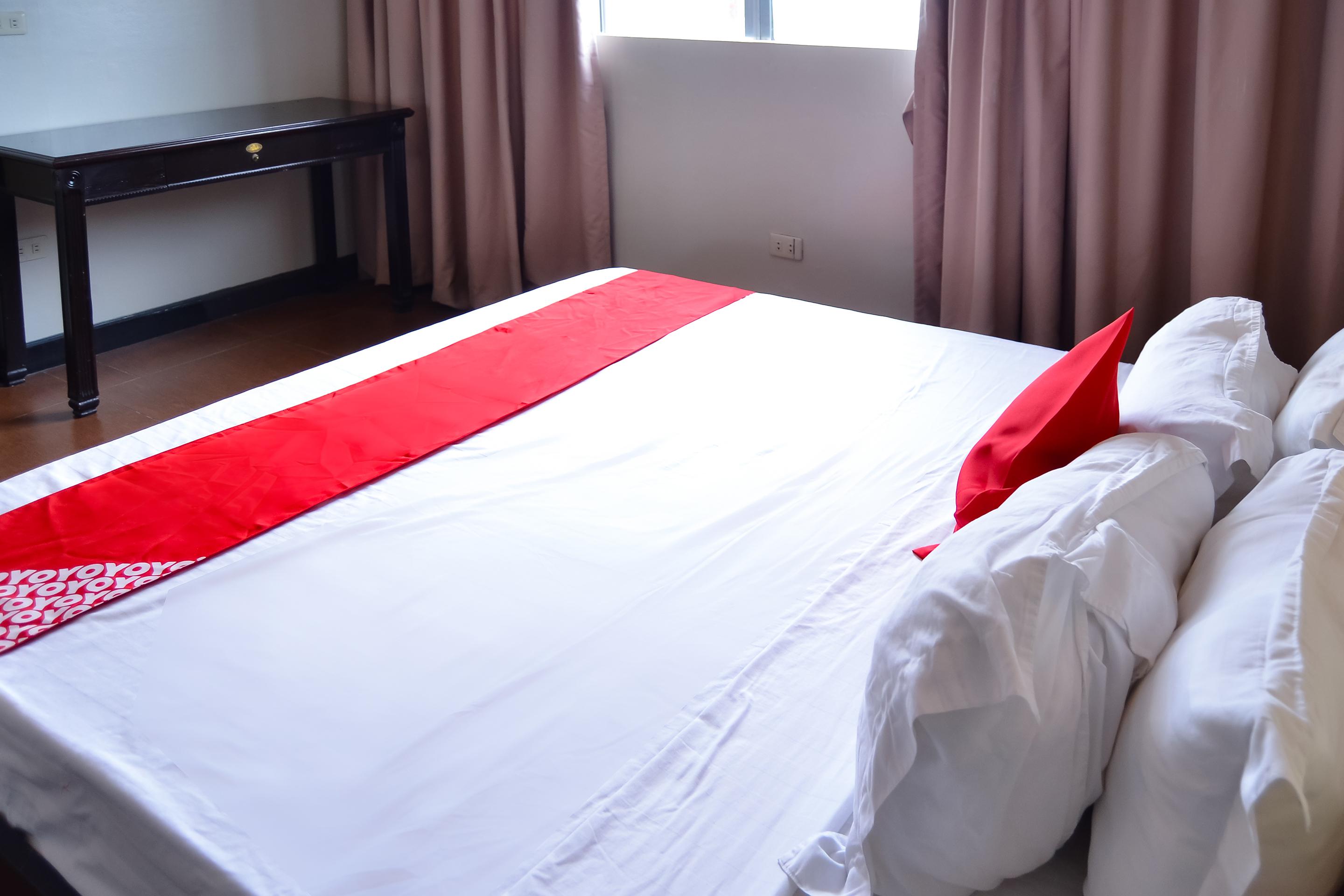 Hotel OYO 791 Bell Mansion Quezon City Esterno foto