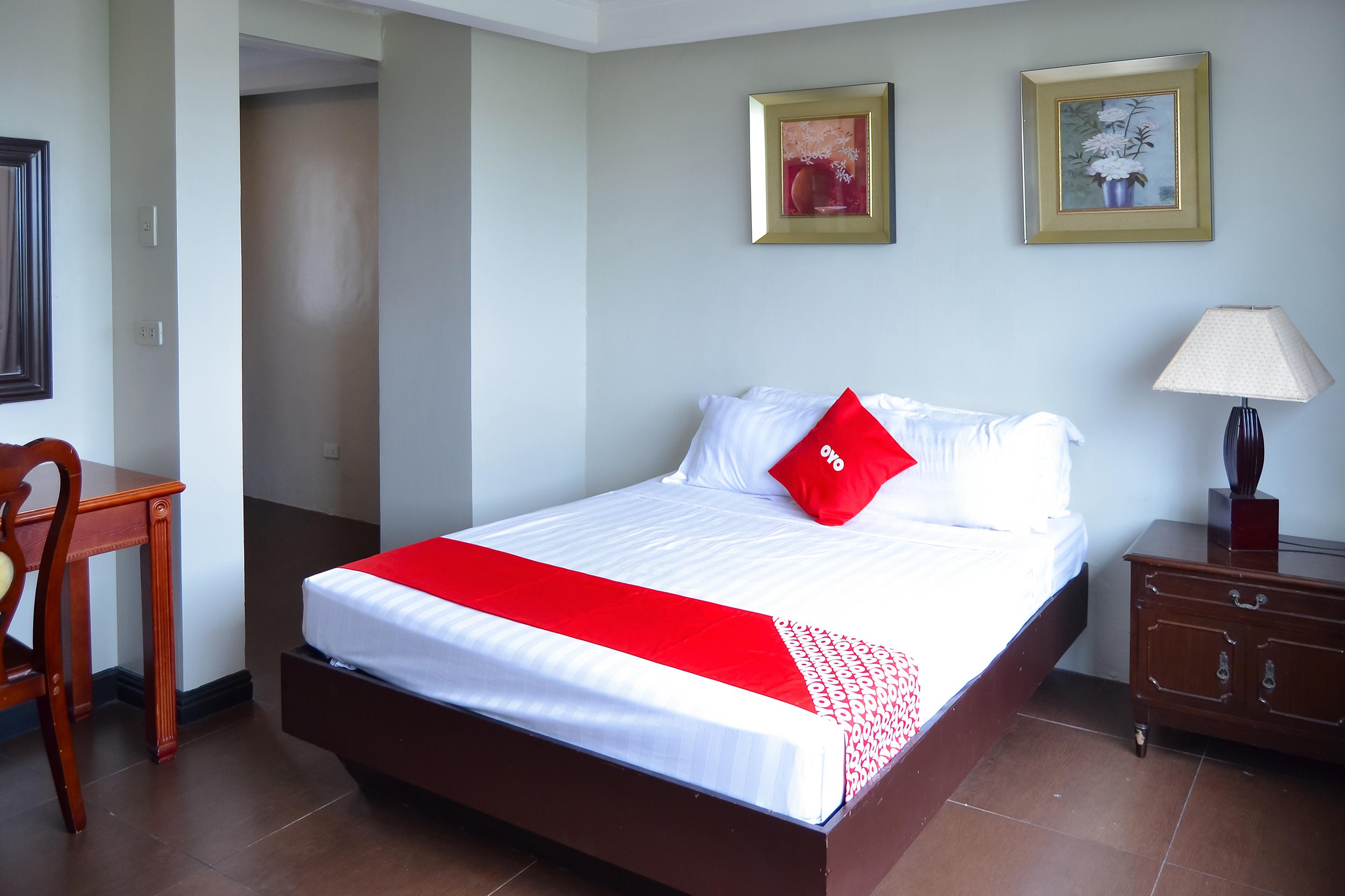 Hotel OYO 791 Bell Mansion Quezon City Esterno foto