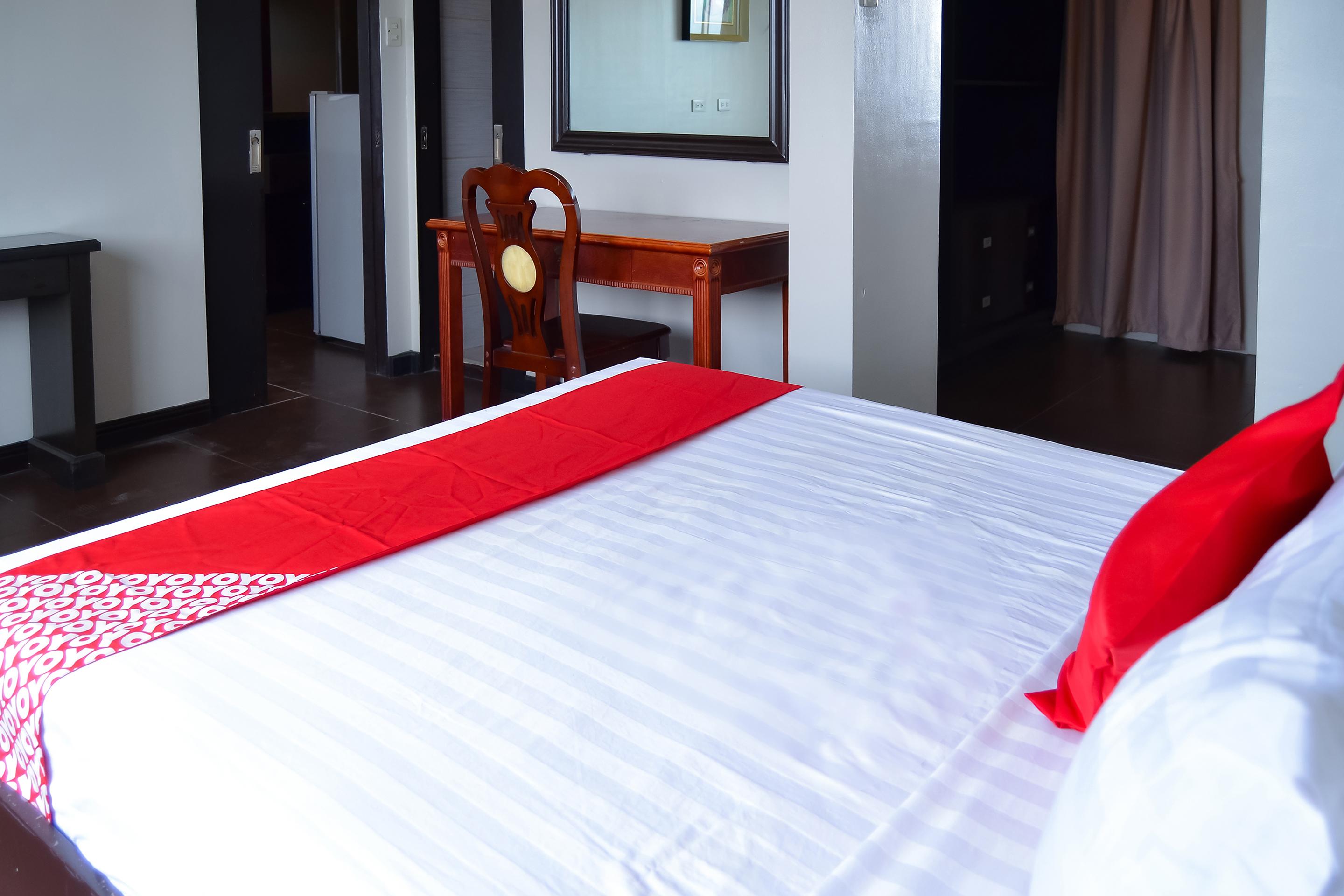 Hotel OYO 791 Bell Mansion Quezon City Esterno foto