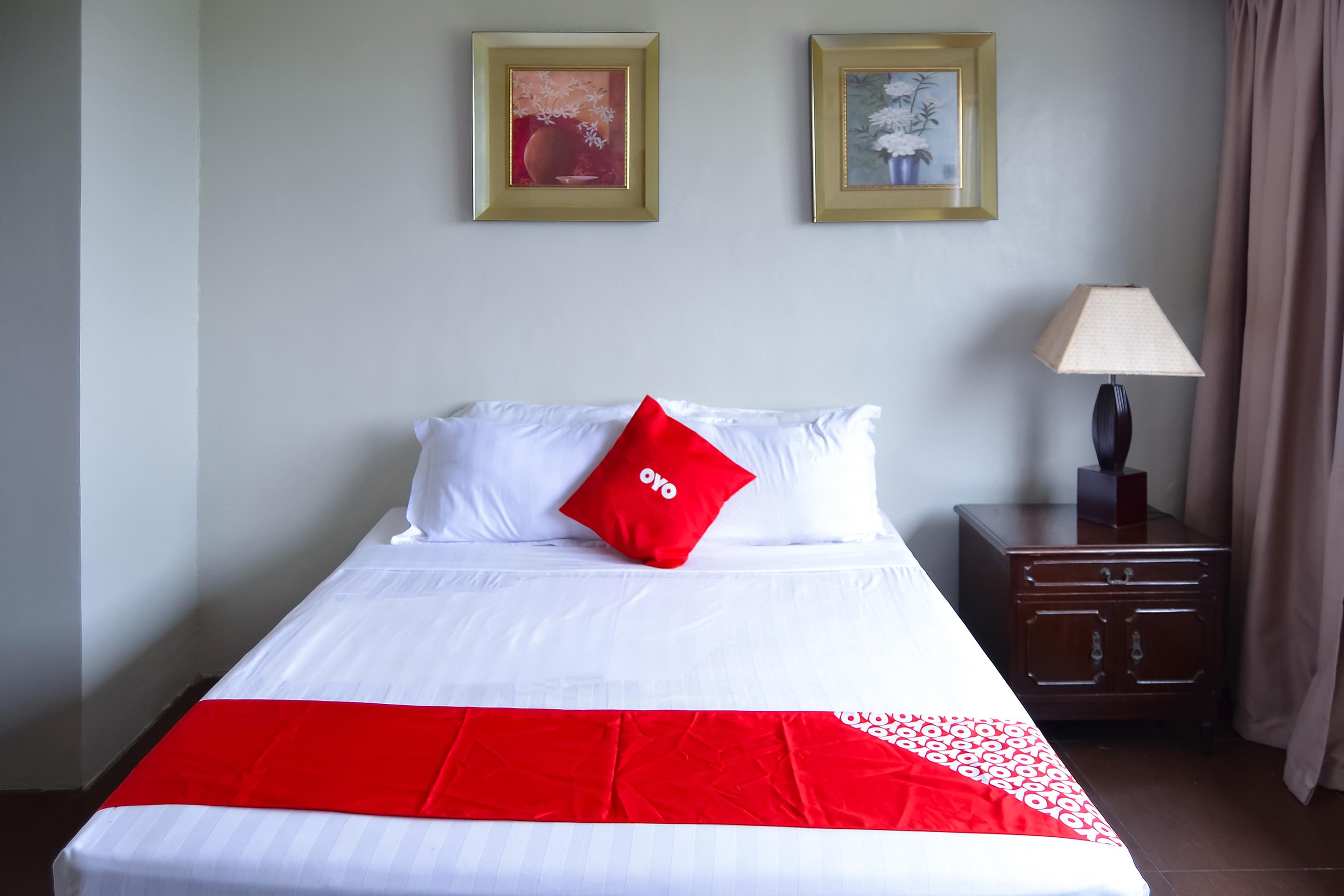Hotel OYO 791 Bell Mansion Quezon City Esterno foto