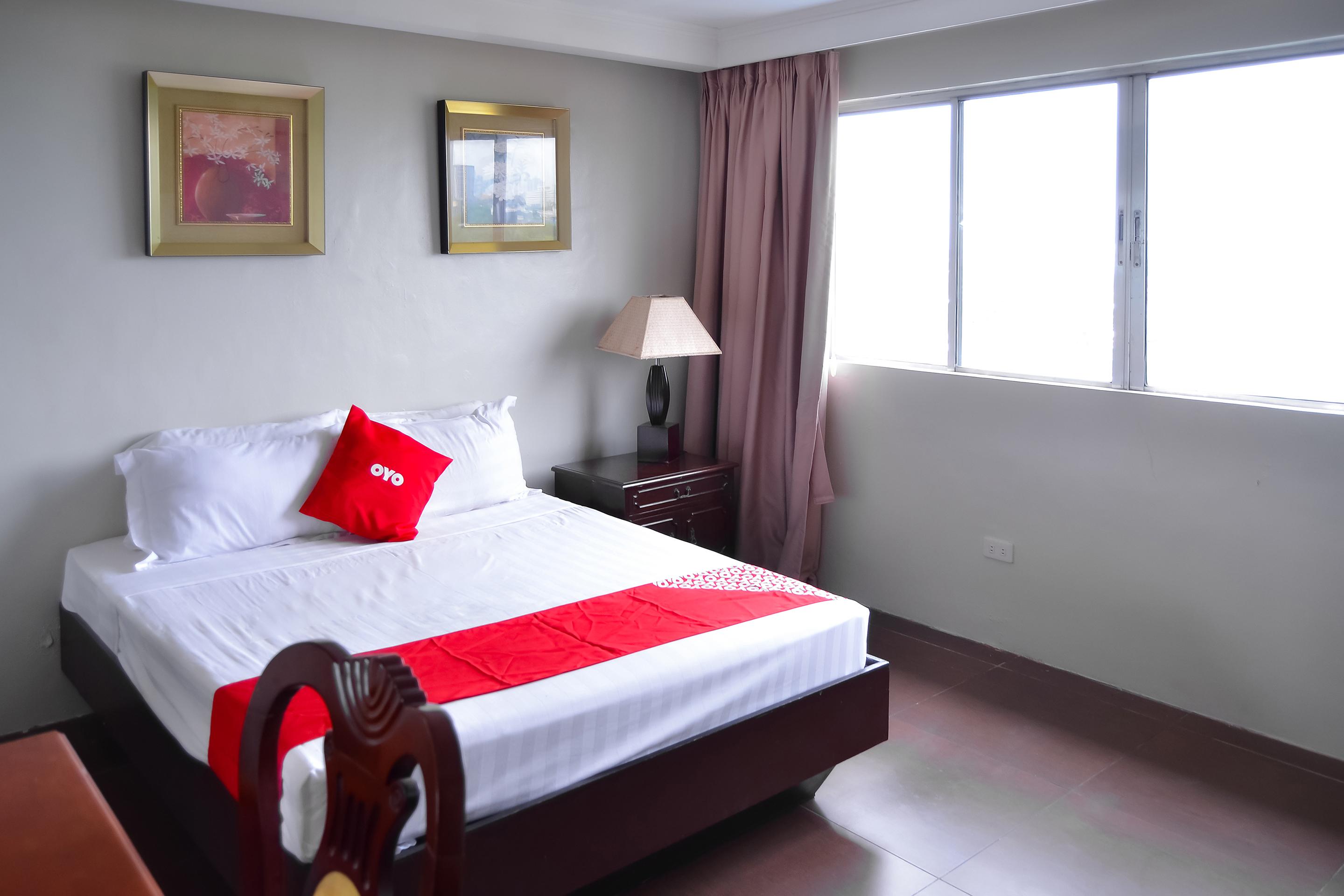 Hotel OYO 791 Bell Mansion Quezon City Esterno foto