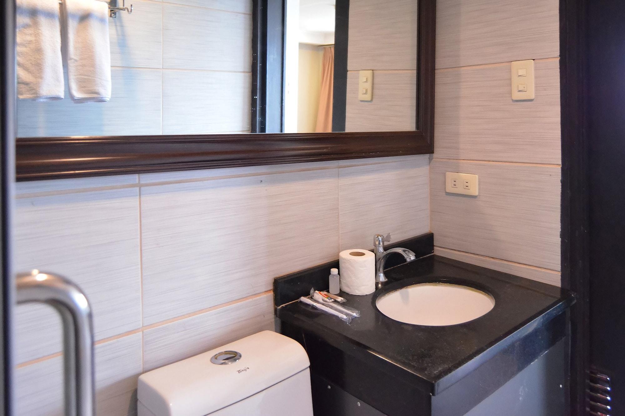 Hotel OYO 791 Bell Mansion Quezon City Esterno foto