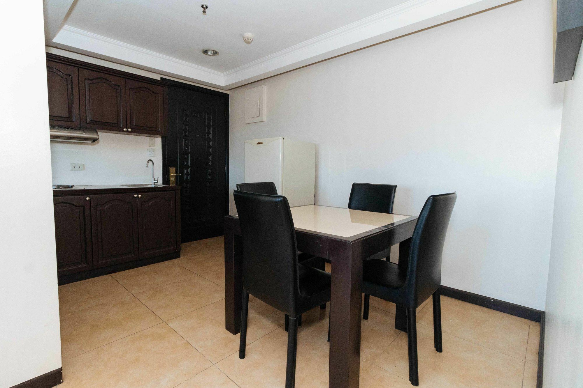 Hotel OYO 791 Bell Mansion Quezon City Esterno foto
