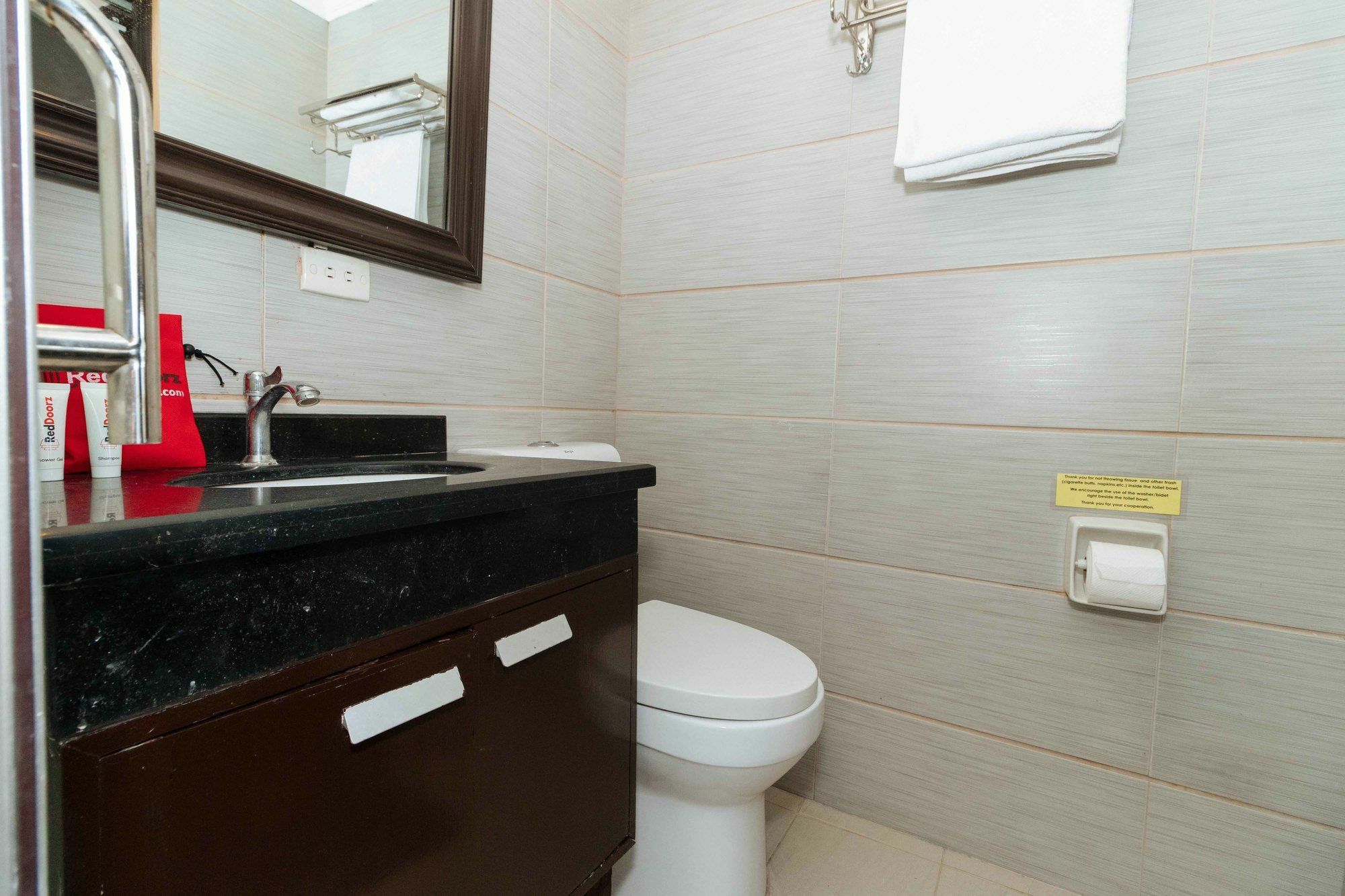 Hotel OYO 791 Bell Mansion Quezon City Esterno foto